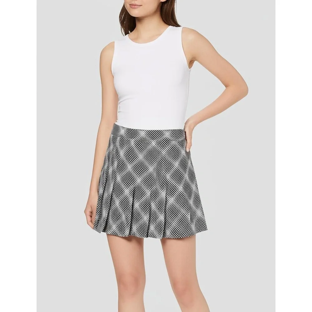 IZOD XFG Womens Size 8 Black Plaid Golf Skort Pleated Side Zipper - Picture 1 of 8